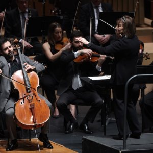 Pablo Fernández y JoAnn Falleta con la Orquesta Sinfónica de Navarra