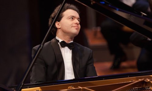 Evgeny Kissin regresa a Madrid y Barcelona, uniendo al piano Bach, Mozart y Rachmaninov