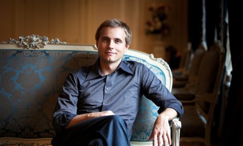 Vasily Petrenko dirige un "todo Strauss" con la Simfònica de Barcelona