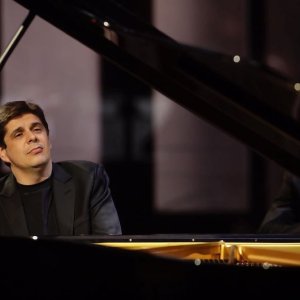 Javier Perianes toca el "Cuarto" de Beethoven con la Orquesta de RTVE y Pablo González