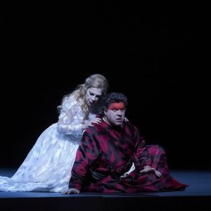 Jaume Plensa estrena su visión de 'Macbeth' en el Liceu, con las voces de Luca Salsi y Sondra Radvanovsky