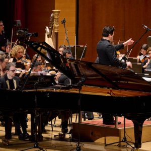 Robert Treviño dirige obras de Lazkano y Mahler al frente de Euskadiko Orkestra