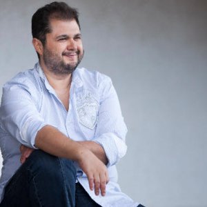 Celso Albelo se une a la Orquesta pulso y púa de la Complutense en el Teatro de la Zarzuela