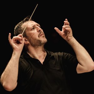 Thomas Adès dirige a la Orquesta Nacional de España con obras propias y de Janácek