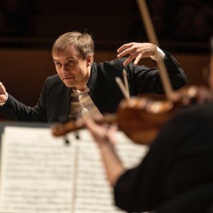 Vasily Petrenko dirige un 'todo Strauss' al frente de la OBC