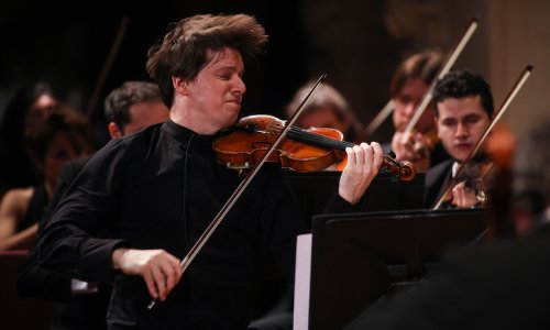 Joshua Bell, violinista y director, debuta con la Franz Schubert Filharmonia