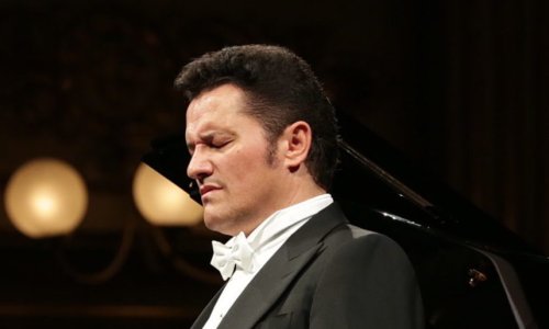 Un concierto con Piotr Beczala clausura en Pamplona la temporada de la Fundación Baluarte