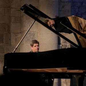 Javier Perianes rinde homenaje al centenario de Alicia de Larrocha en la Schubertíada