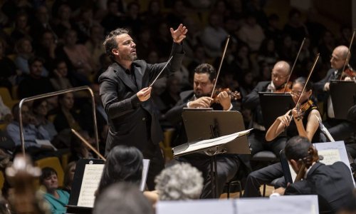 James Gaffigan dirige obras de Mozart y Strauss con la Orquestra de la Comunitat Valenciana, en Cullera, Altea y Torrevieja