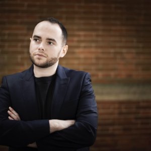 Ben Glassberg, nuevo titular de la Volksoper de Viena tras la renuncia de Omer Meir Wellber