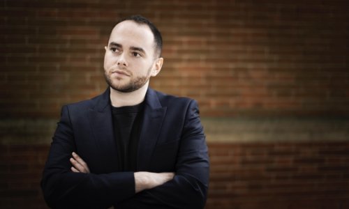 Ben Glassberg, nuevo titular de la Volksoper de Viena tras la renuncia de Omer Meir Wellber