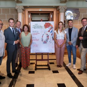 Carol García y Javier Franco cantan "La del manojo de rosas" en Las Palmas de Gran Canaria