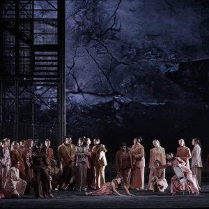 El coro titular del Teatro Real anuncia tres días de huelga en la 'Medea' que abre la temporada
