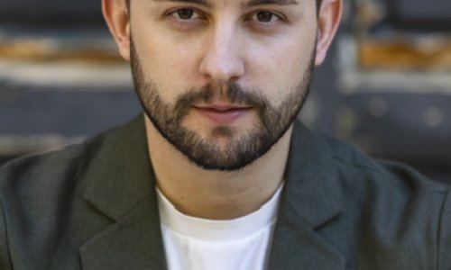 Alberto Frías: “Vivo para la escena, me siento artista en el sentido más amplio del término”
