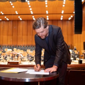 Juraj Valčuha renueva como director titular de la Sinfónica de Houston hasta 2026