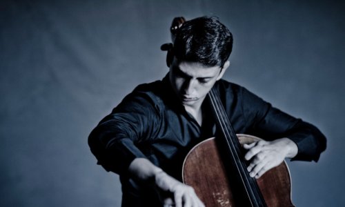 Narek Hakhnazaryan interpreta el "Concierto para violonchelo" de Dvorák con la OBC