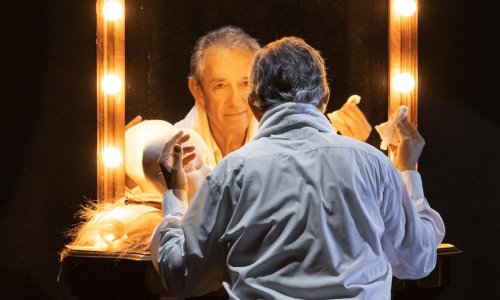 Carlos Chausson protagoniza 'La commedia è (in)finita' en el Liceu