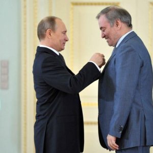 Vladimir Putin concede a Valery Gergiev la gestión del Bolshoi de Moscú, además del Mariinsky de San Petersburgo