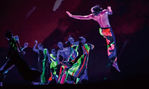 El coreógrafo taiwanés Cheng Tsung-lung vuelca sus recuerdos de infancia en "13 Tongues", en los Teatros del Canal