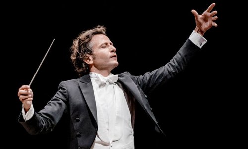 Gustavo Gimeno dirige la Tercera de Mahler al frente de la Orquesta Sinfónica de Madrid