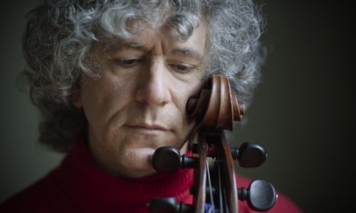 Steven Isserlis visita a la Sinfónica de Castilla y León con música de Kabalevski en los atriles