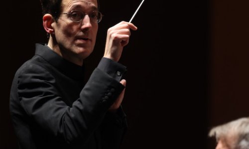 Pablo González dirige obras de Shostakovich y Dvorák con la Sinfónica de Navarra, con Alban Gerhardt al violonchelo