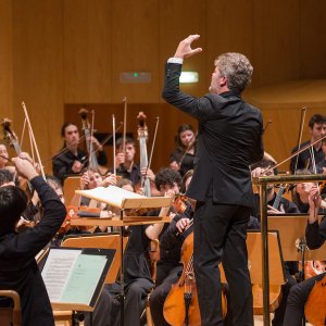 Pablo Heras-Casado al frente de la Joven Orquesta Nacional de España, con obras de Quislant, Chaikovski y Shostakovich