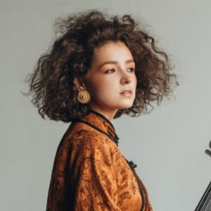 La violonchelista Anastasia Kobekina gana el Premio Bernstein 2024