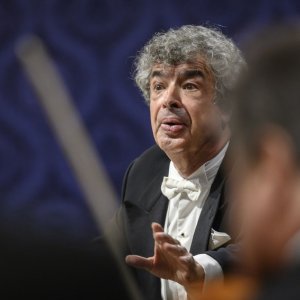 La Filarmónica Checa visita València, Madrid y Barcelona con Semyon Bychkov, Augustin Hadelich y Pablo Ferrández