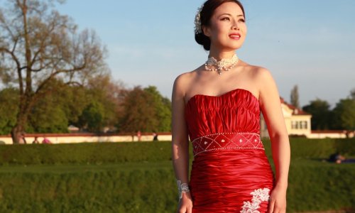 Sarah Zhai Strauss: "Para los cantantes asiáticos no es fácil hacerse un hueco en los escenarios occidentales"