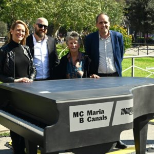 El Concurso Maria Canals instala en Barcelona el primer piano solar sostenible de España