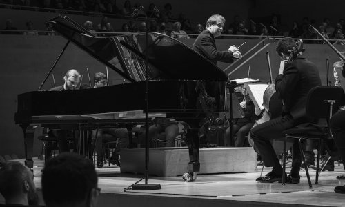 L’Auditori celebra sus veinticinco años con obras de Josep Maria Guix, Jean Sibelius y Johannes Brahms, con la OBC