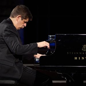 Javier Perianes dirige conciertos de Beethoven desde el piano en la Academia Liszt de Budapest