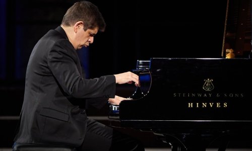 Javier Perianes dirige conciertos de Beethoven desde el piano en la Academia Liszt de Budapest
