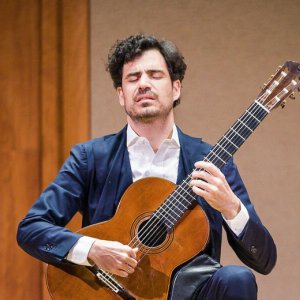 Pablo Sainz-Villegas toca el "Concierto de Aranjuez" con la Sinfónica de Navarra
