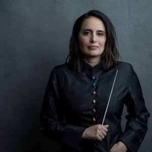 Lina González Granados dirige Dvorák, Clyne y Lalo con la Euskadiko Orkestra