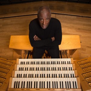 Wayne Marshall toca Bach, Widor e improvisaciones sobre Bernstein al órgano, en el CNDM