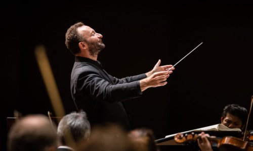 Kirill Petrenko dirige 'Mi patria' de Smetana al frente la Filarmónica de Berlín