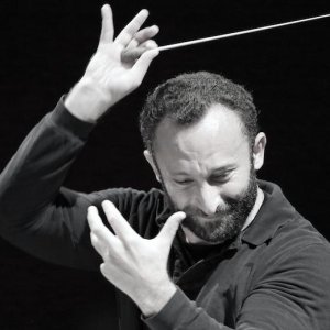 Kirill Petrenko dirige la Quinta de Bruckner en San Sebastián, con la Joven Orquesta Gustav Mahler