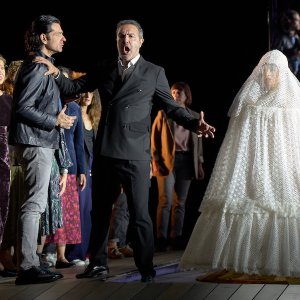 Sergio Alapont dirige 'Nabucco' en Sevilla, con las voces de Juan Jesús Rodríguez, María José Siri y Simón Orfila, en propuesta escénica de Christiane Jatahy