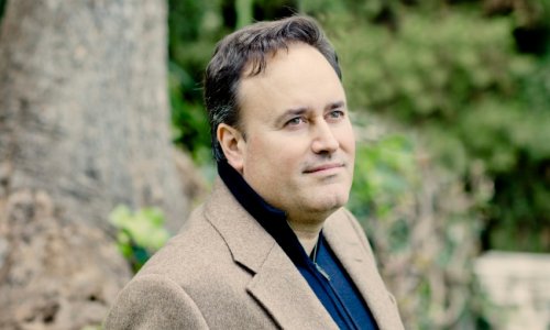 Karel Mark-Chichon realiza una "Invitación a la danza" en el cierre de temporada de la Filarmónica de Gran Canaria