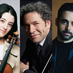 Gustavo Dudamel, María Dueñas y Pablo Ferrández, juntos en la Platja de Sant Sebastià de Barcelona