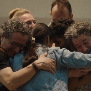 María Valverde dirige el documental "El canto de las manos", sobre el "Fidelio" con artistas sordos y Gustavo Dudamel a la batuta