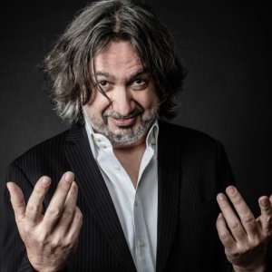 David Alegret: "La poesía, como la música, siempre ha formado parte de mi vida; de ahí mi amor por la canción"