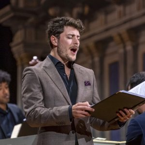 Jakub Józef Orlinski, Ottavio Dantone y Charlotte Bowden en la "Trilogía de otoño" del Festival de Ravenna