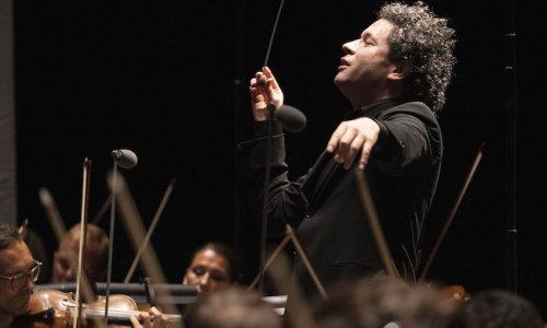 Gustavo Dudamel dirige a la Sinfónica Nacional Infantil de Venezuela de gira por EE.UU.
