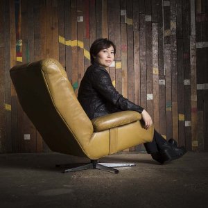 La directora Xian Zhang, nueva batuta titular de la Seattle Symphony