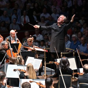 La BBC Symphony Orchestra renueva a Sakari Oramo como su batuta titular hasta 2030
