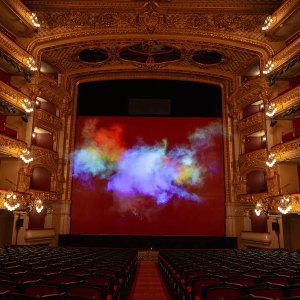 Inma Femenía crea la ilusión de un arco iris en el Liceu
