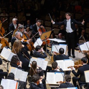 Gustavo Gimeno y la Filarmónica de Luxemburgo visitan Ibermúsica con obras de Ravel, Respighi y Poulenc